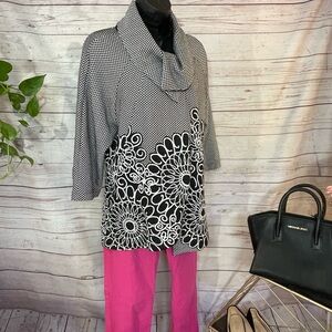 Joseph Ribkoff Black & White Floral Spiral Patterned 3/4 Sleeve Coat Jacket Cape